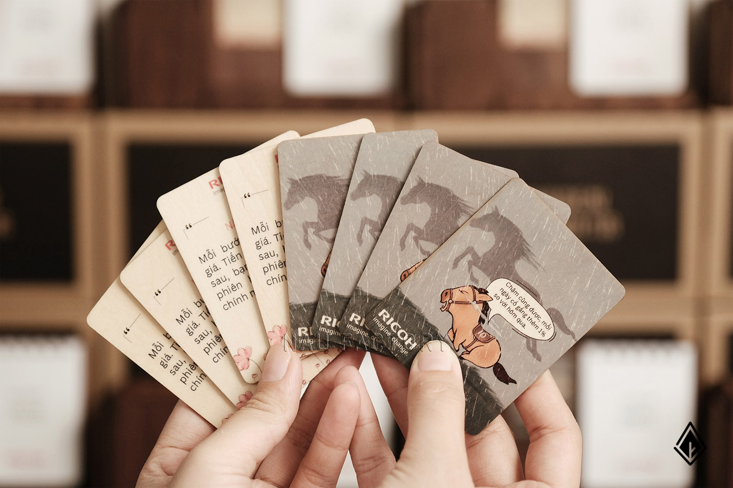 lịch gỗ khung ảnh