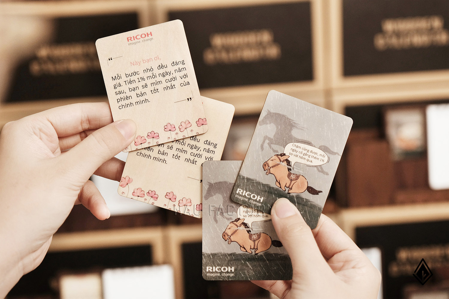 lịch gỗ khung ảnh