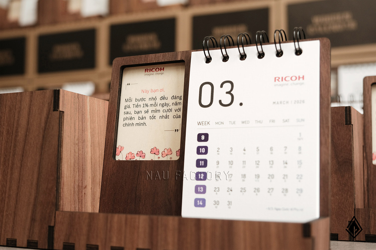 lịch gỗ khung ảnh