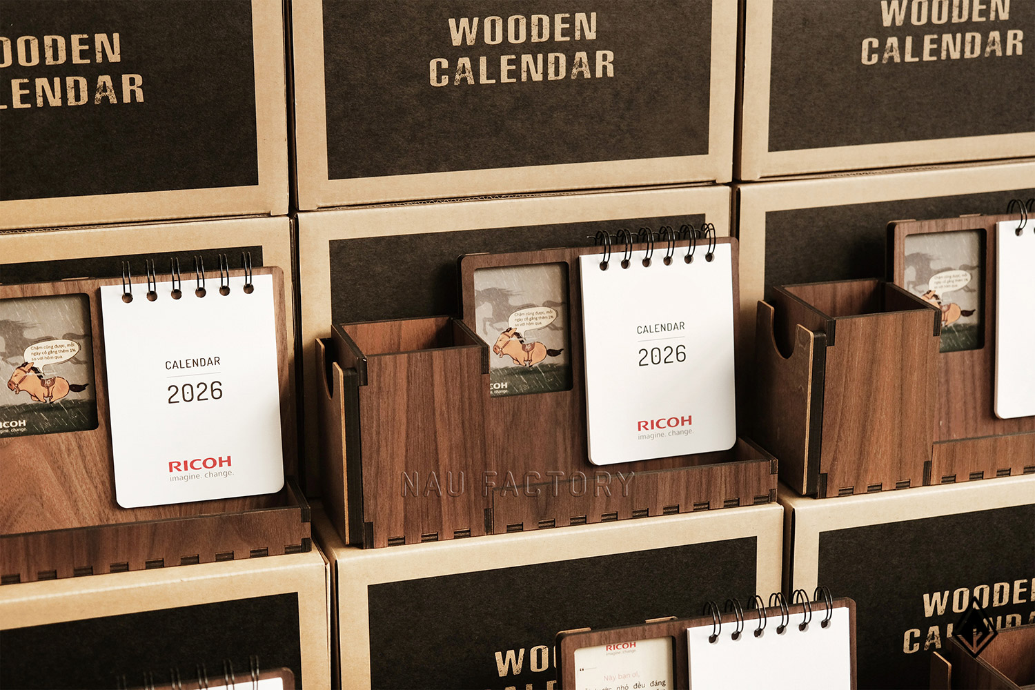 lịch gỗ khung ảnh