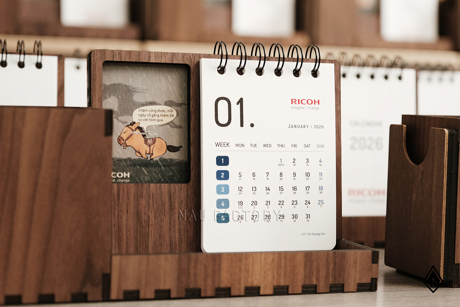 lịch gỗ khung ảnh