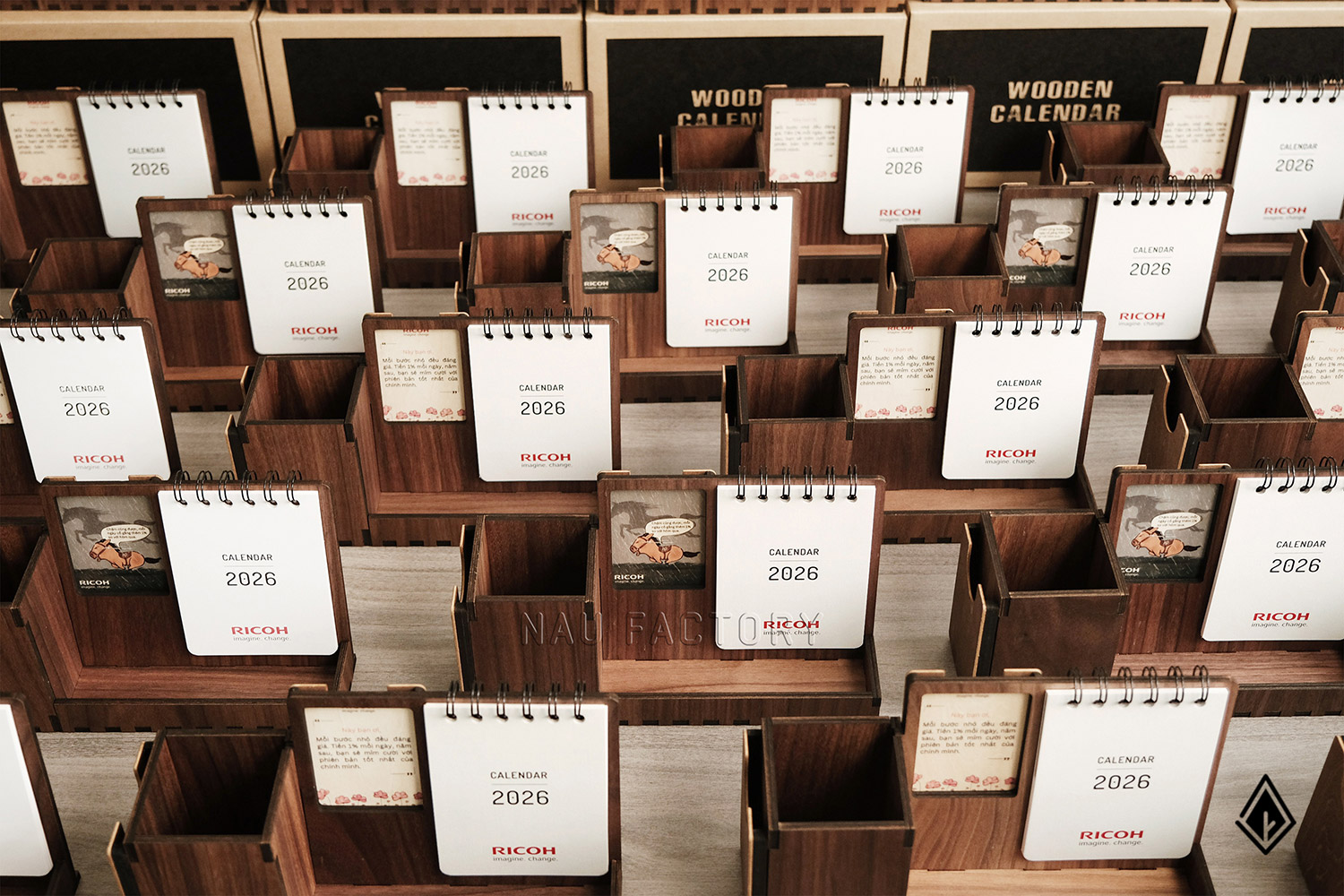 lịch gỗ khung ảnh