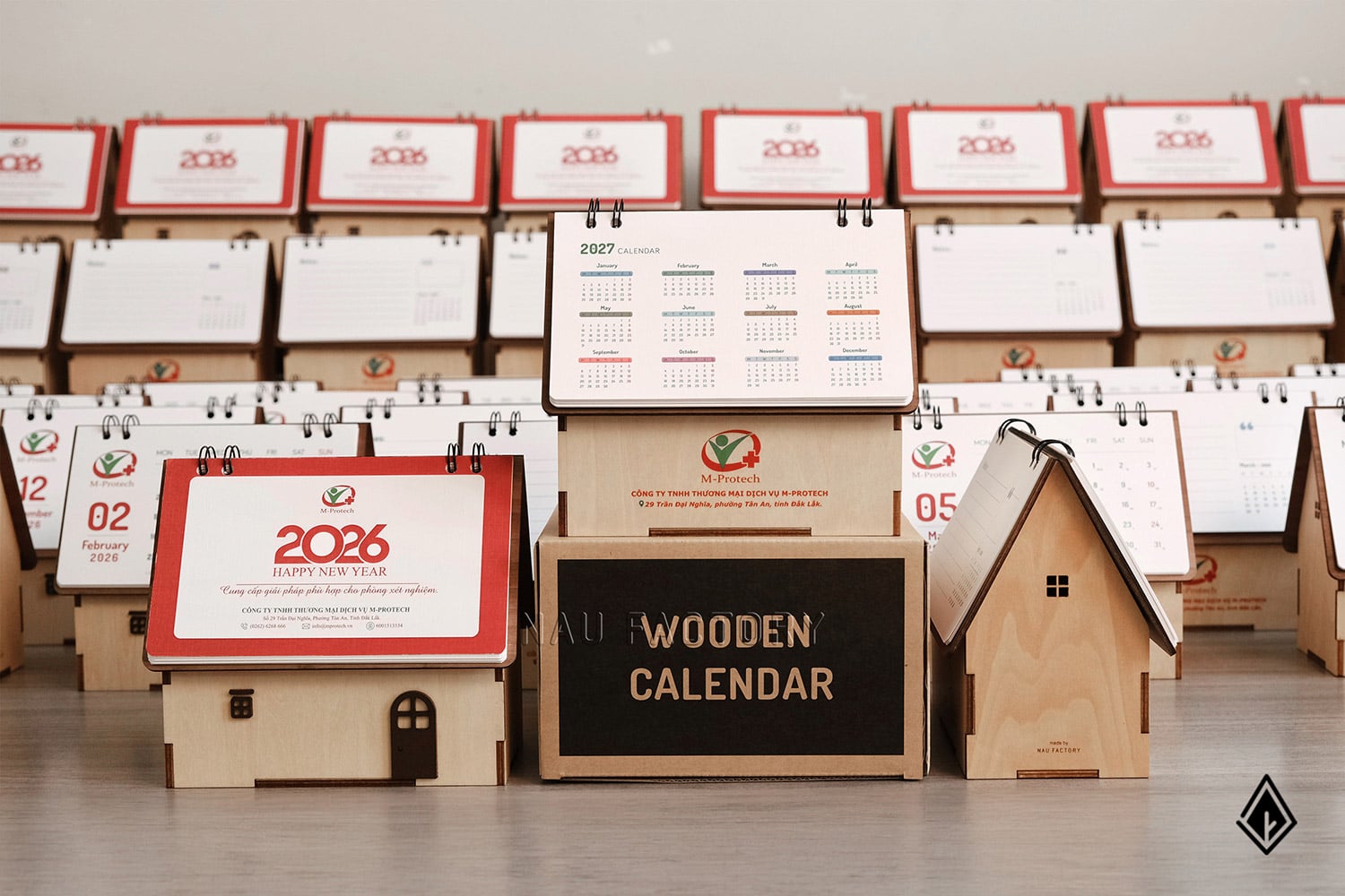 lịch gỗ ngôi nhà