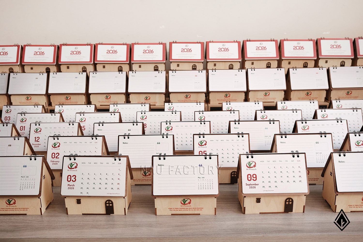 lịch gỗ ngôi nhà