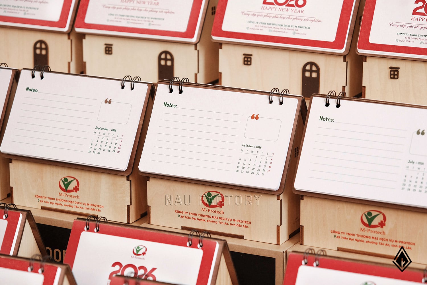 lịch gỗ ngôi nhà