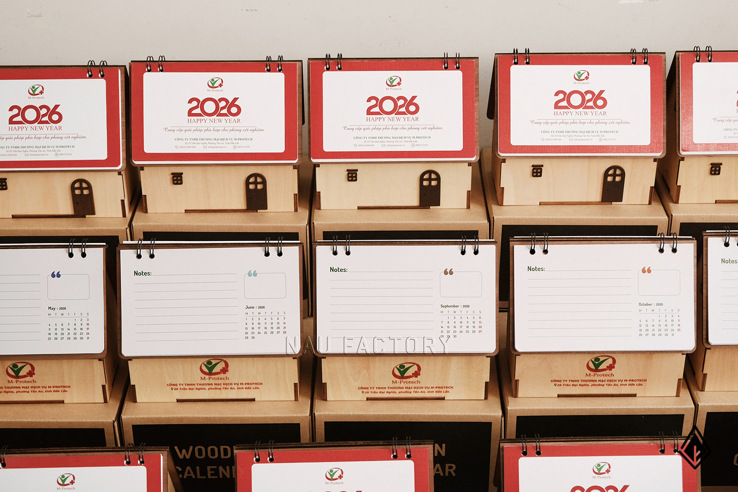 lịch gỗ ngôi nhà