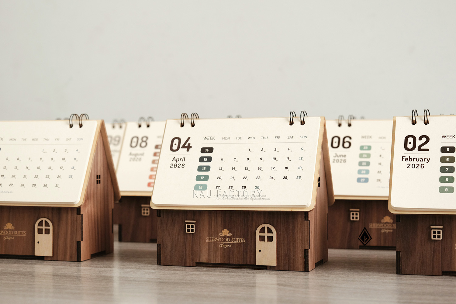 lịch gỗ ngôi nhà