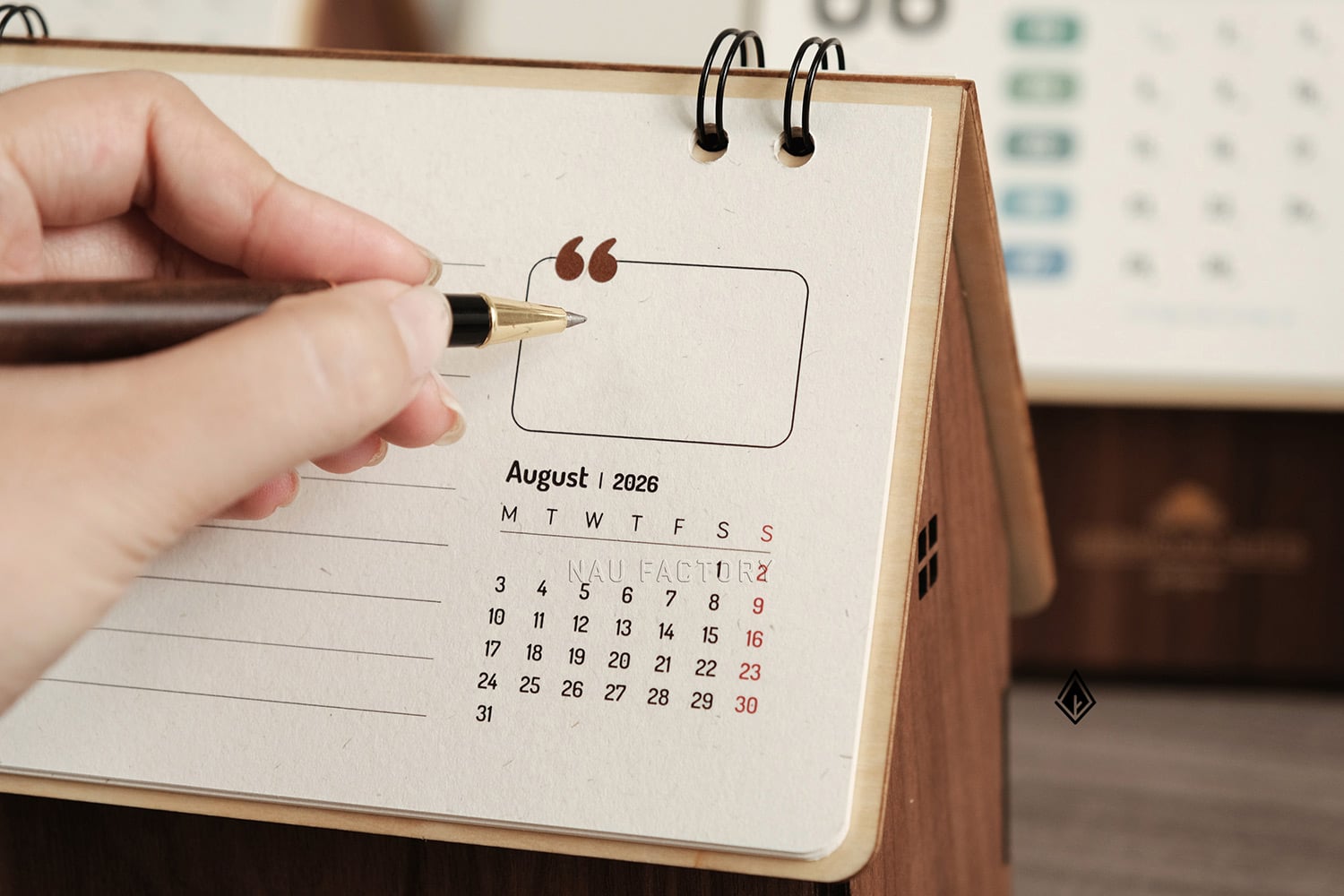 lịch gỗ ngôi nhà