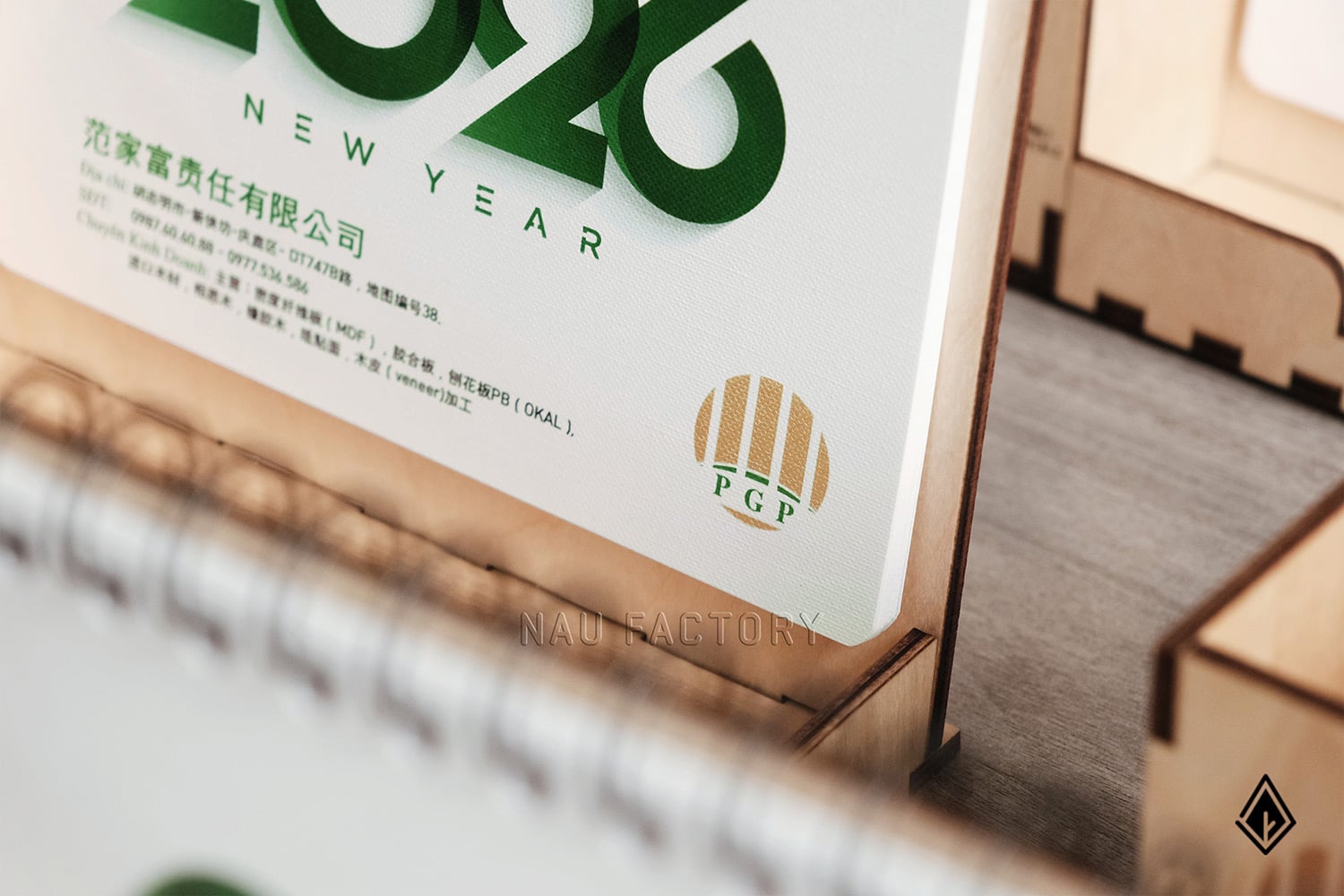 lịch gỗ chữ U