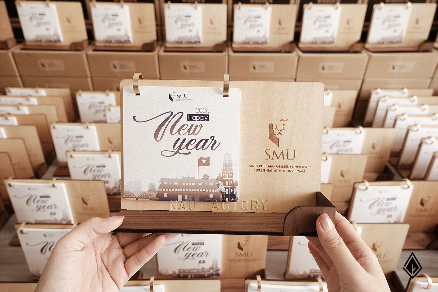 lịch gỗ để bàn