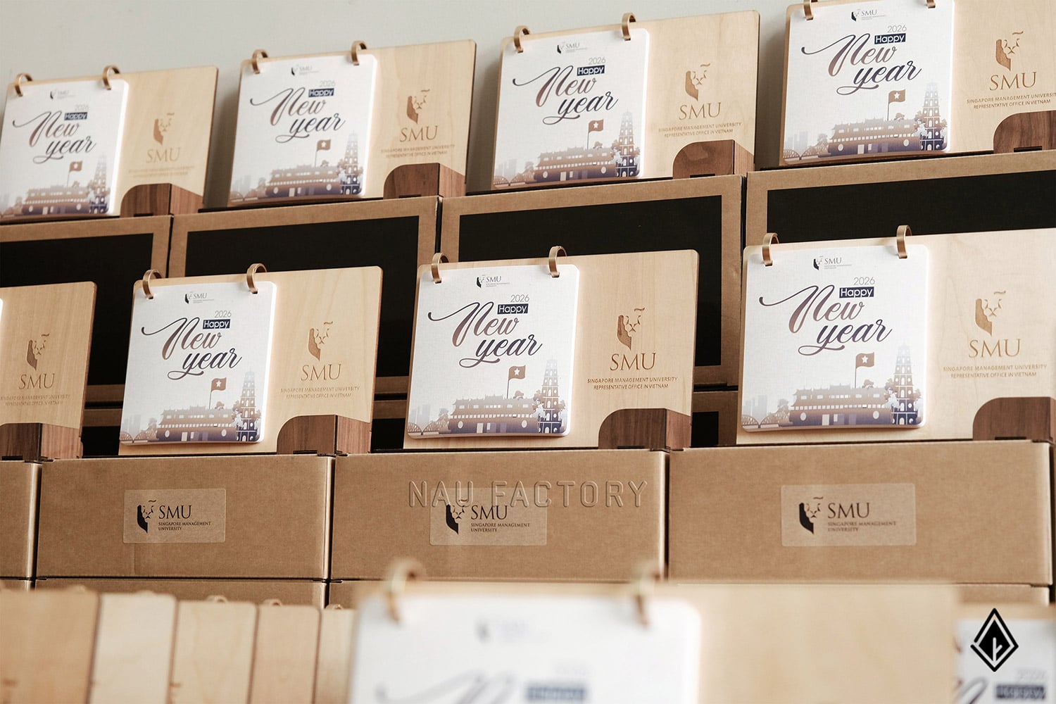 lịch gỗ để bàn