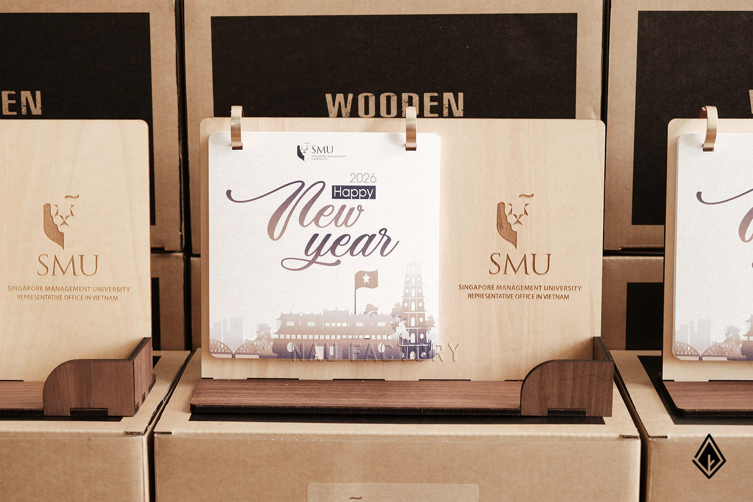 lịch gỗ để bàn