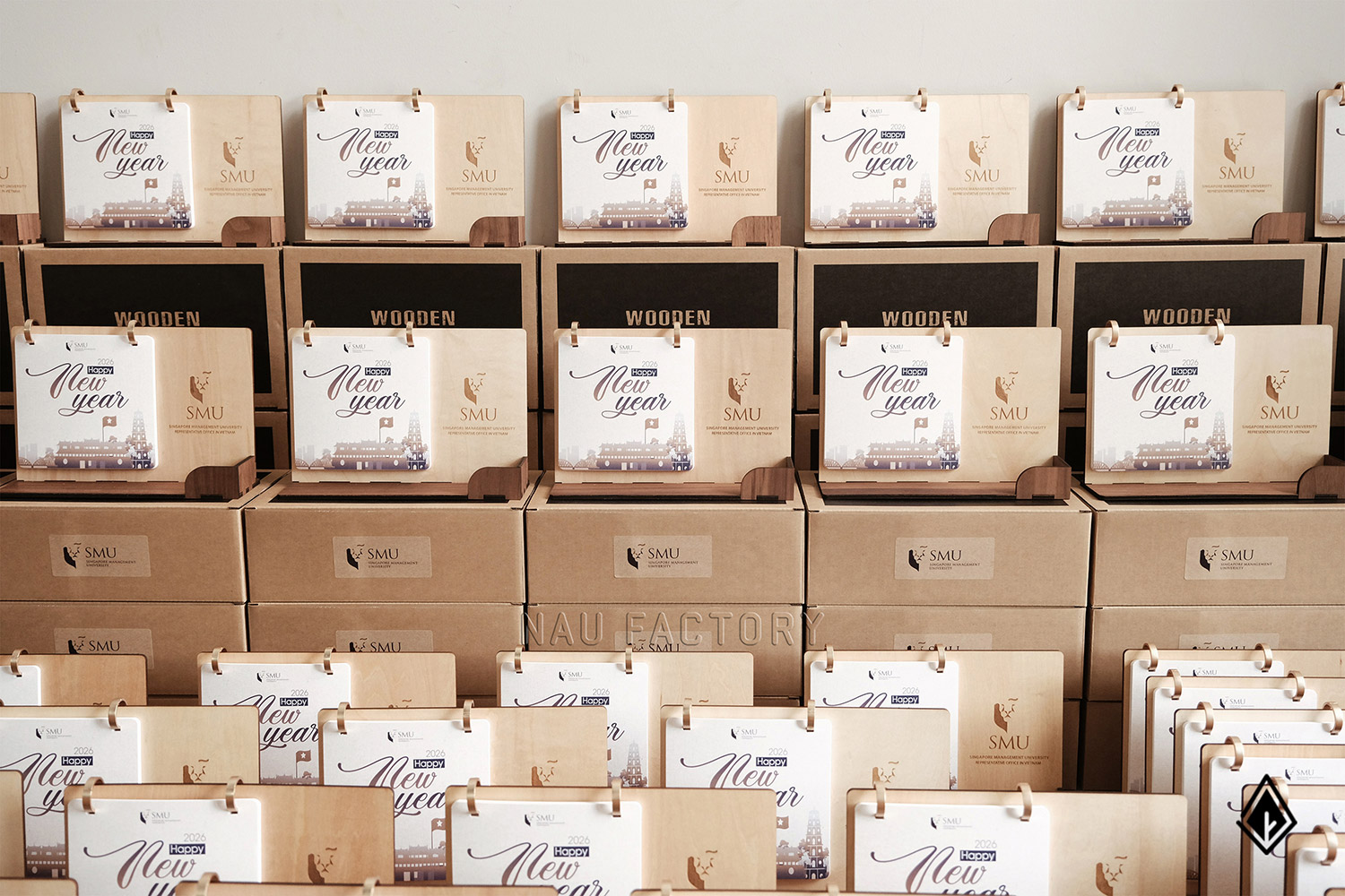 lịch gỗ để bàn