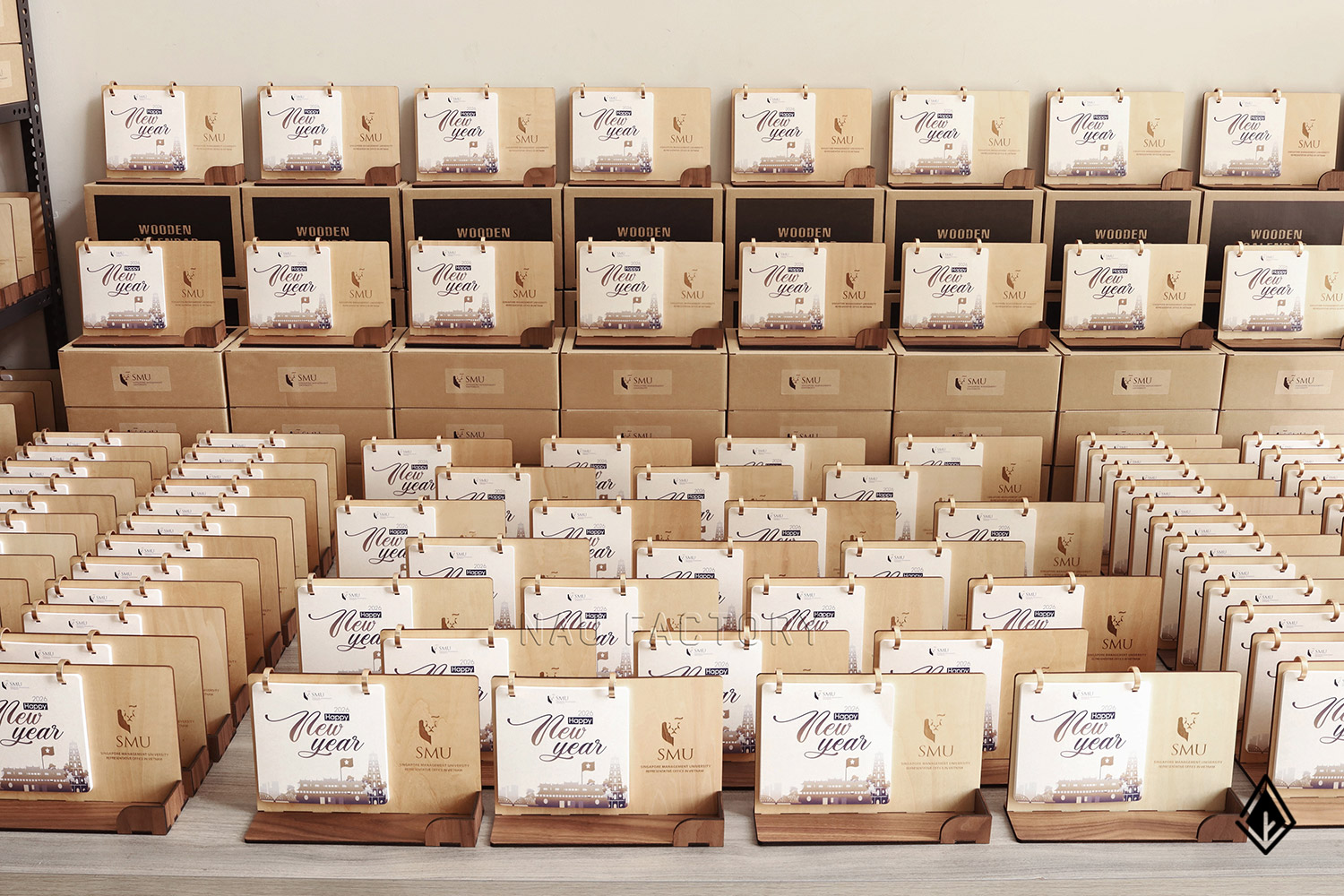 lịch gỗ để bàn