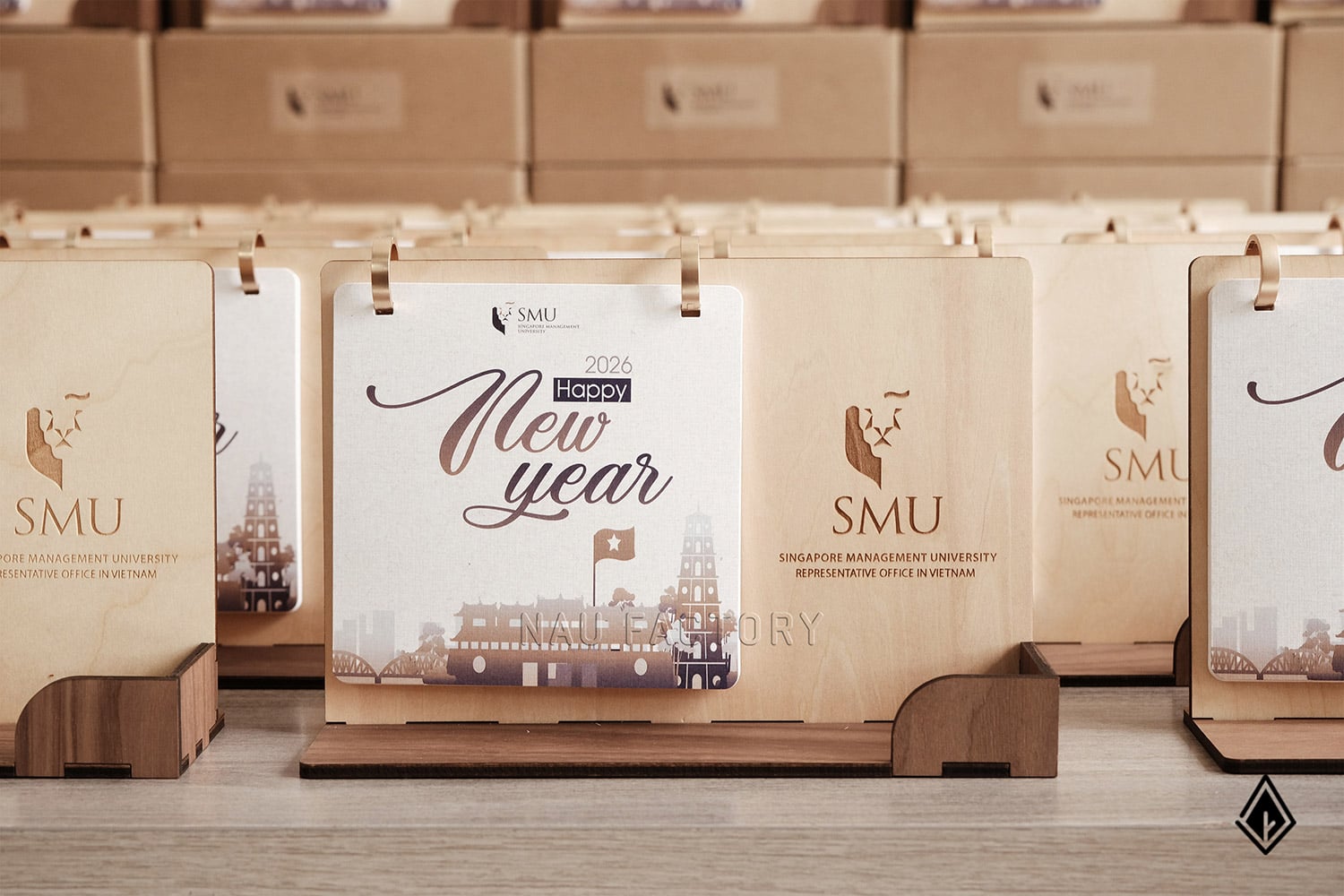 lịch gỗ để bàn