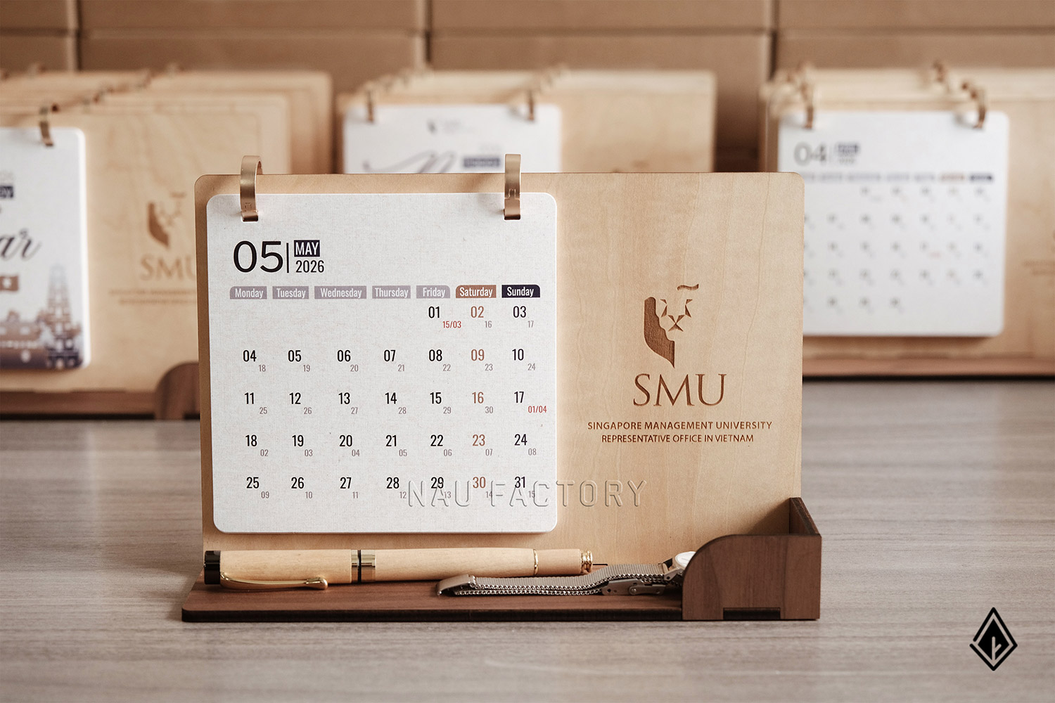 lịch gỗ để bàn