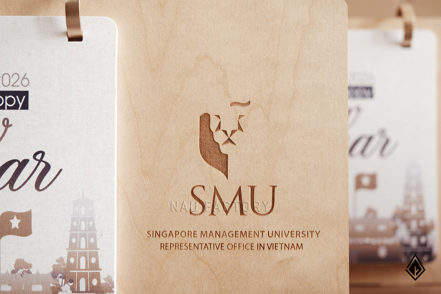 lịch gỗ để bàn