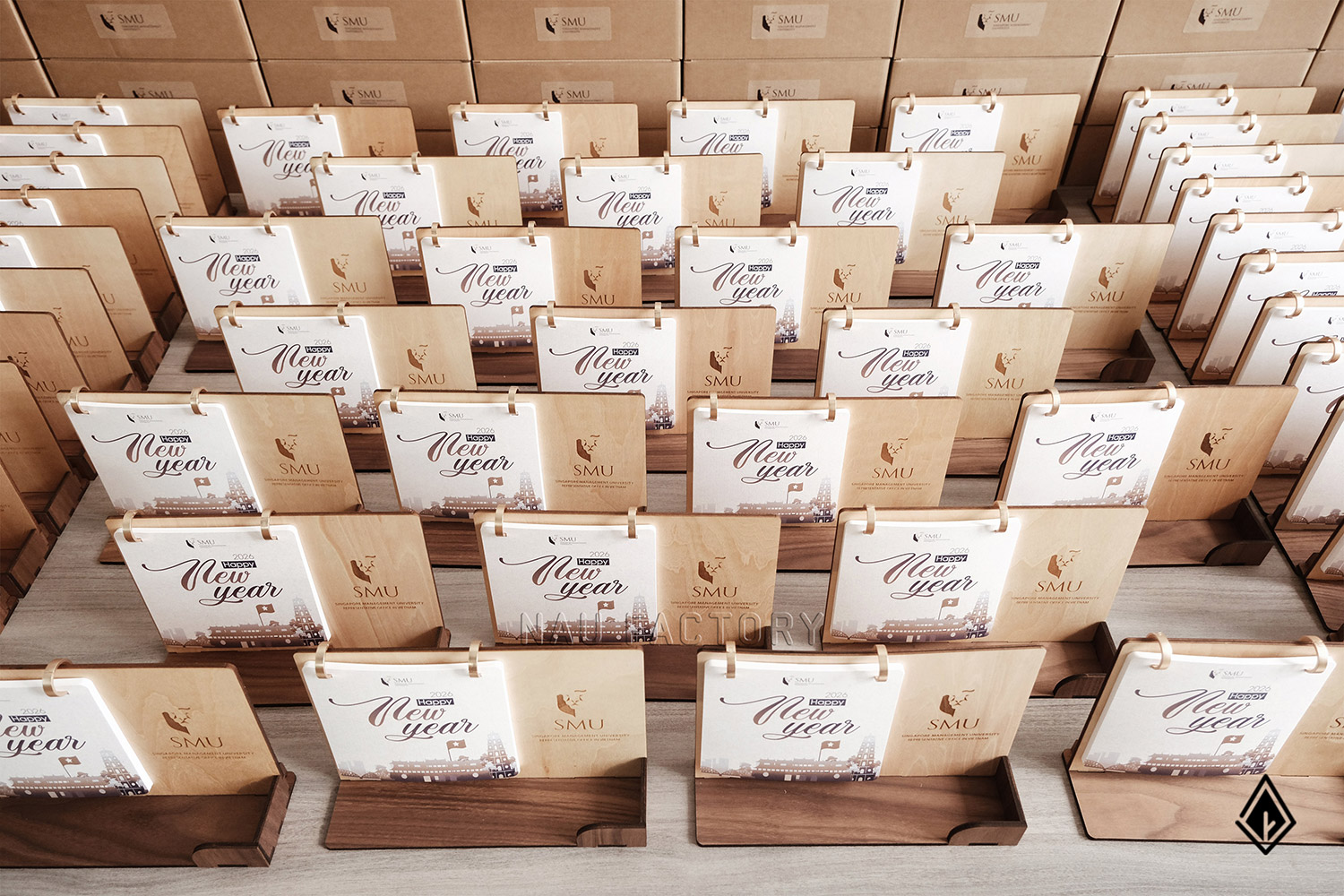 lịch gỗ để bàn