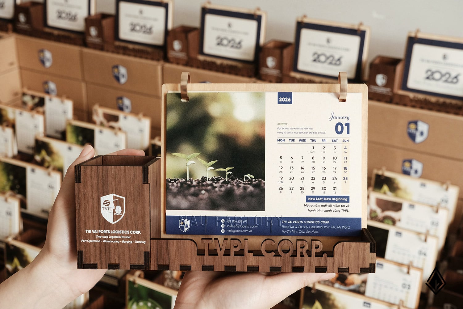 lịch gỗ hộp bút