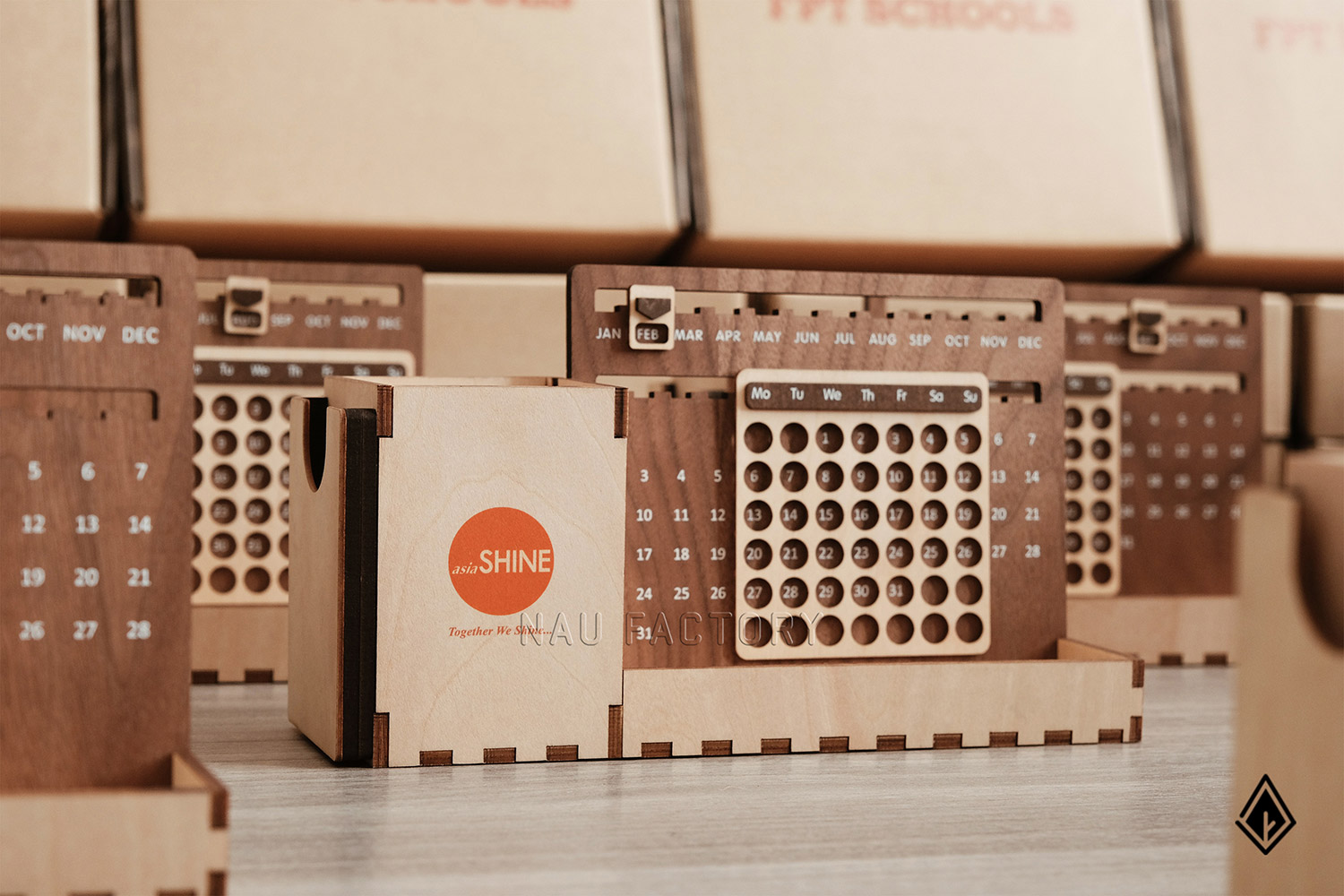 lịch gỗ vạn niên