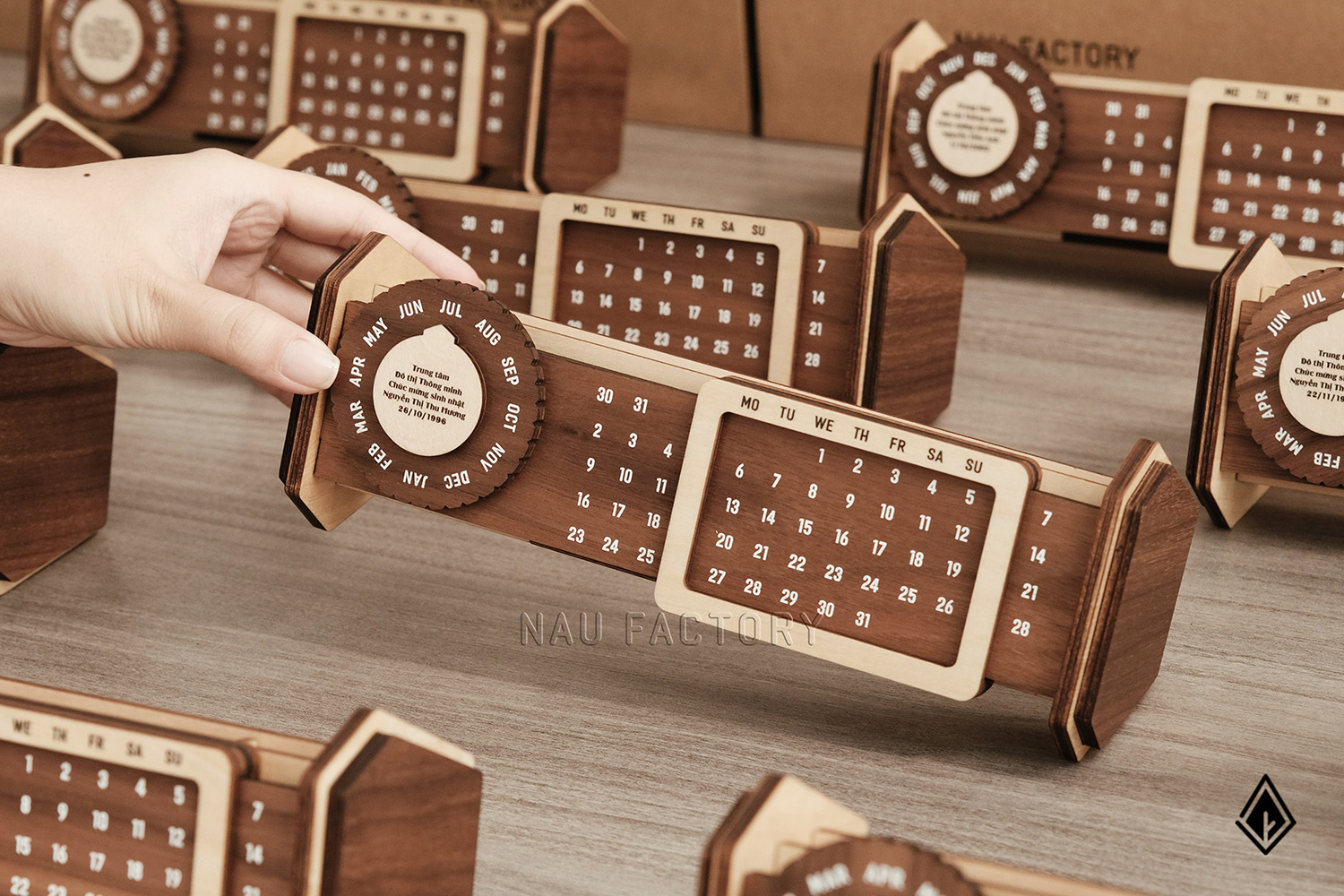 lịch gỗ vạn niên