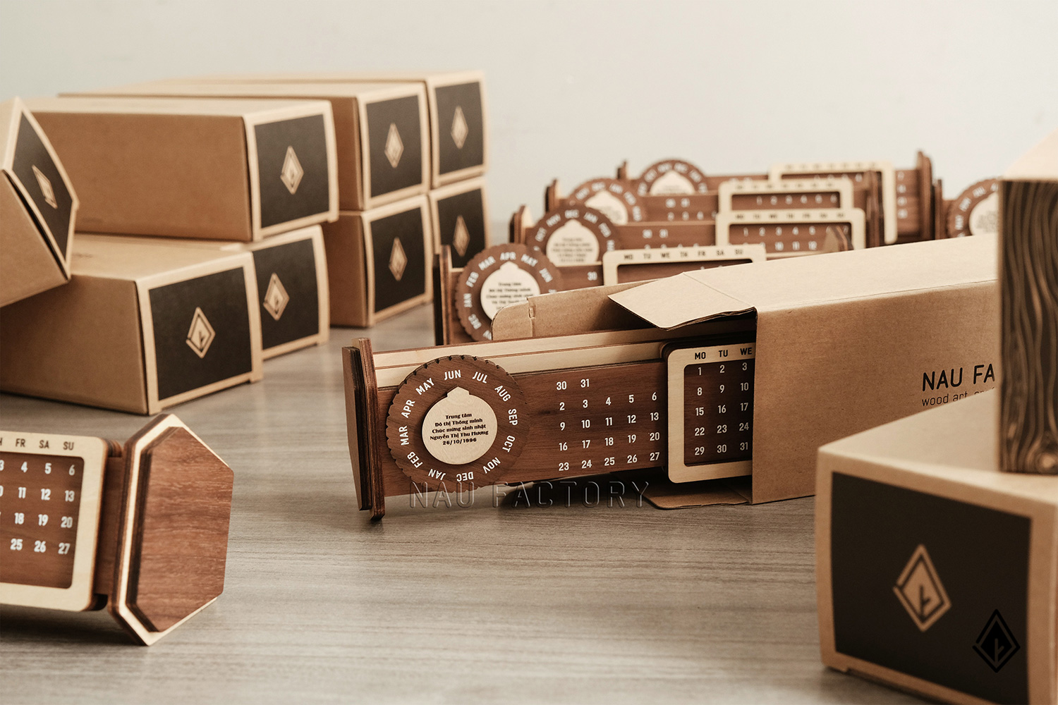 lịch gỗ vạn niên