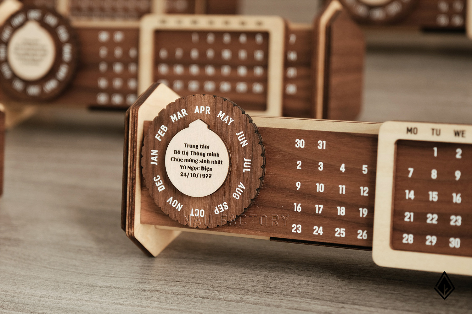 lịch gỗ vạn niên