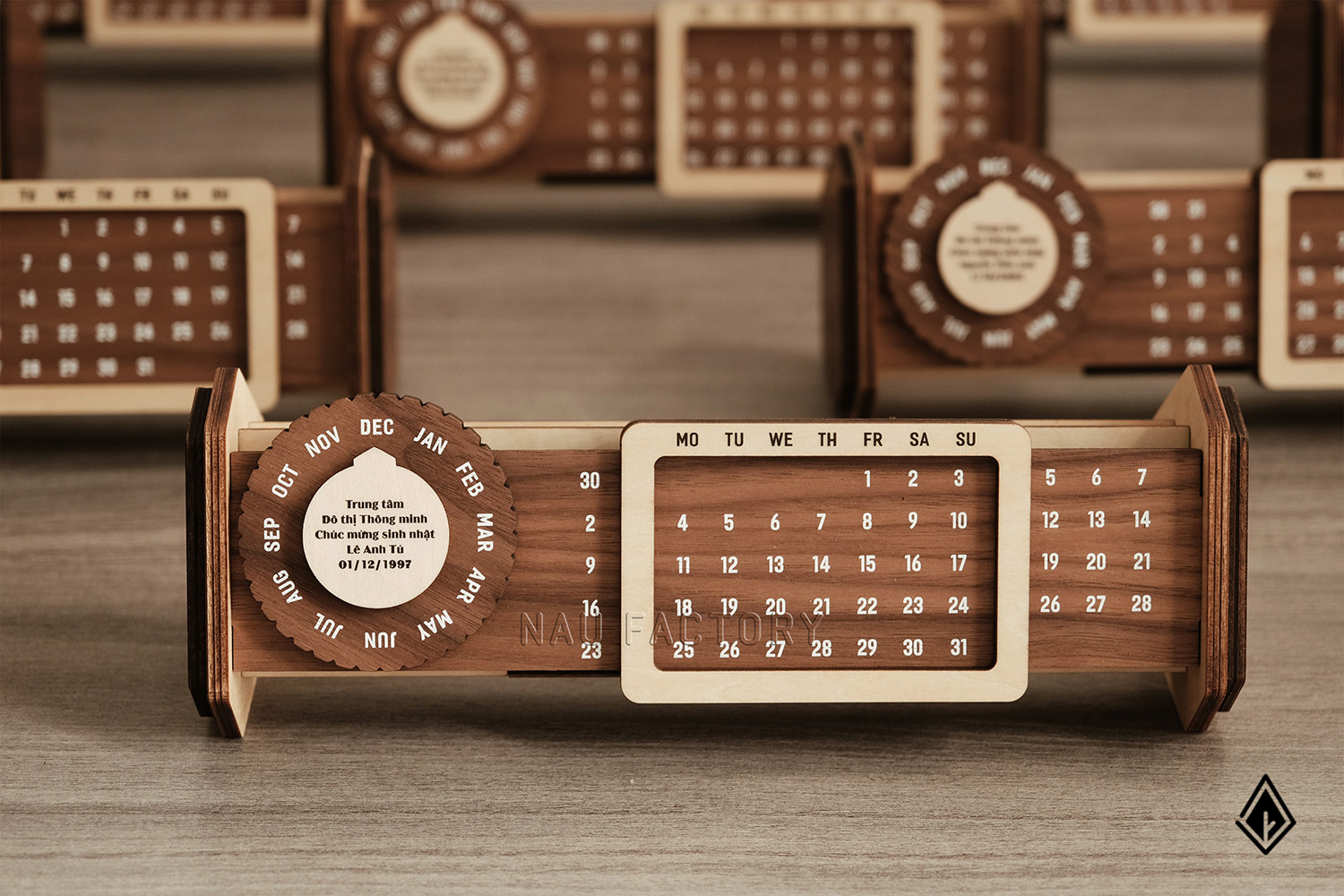 lịch gỗ vạn niên