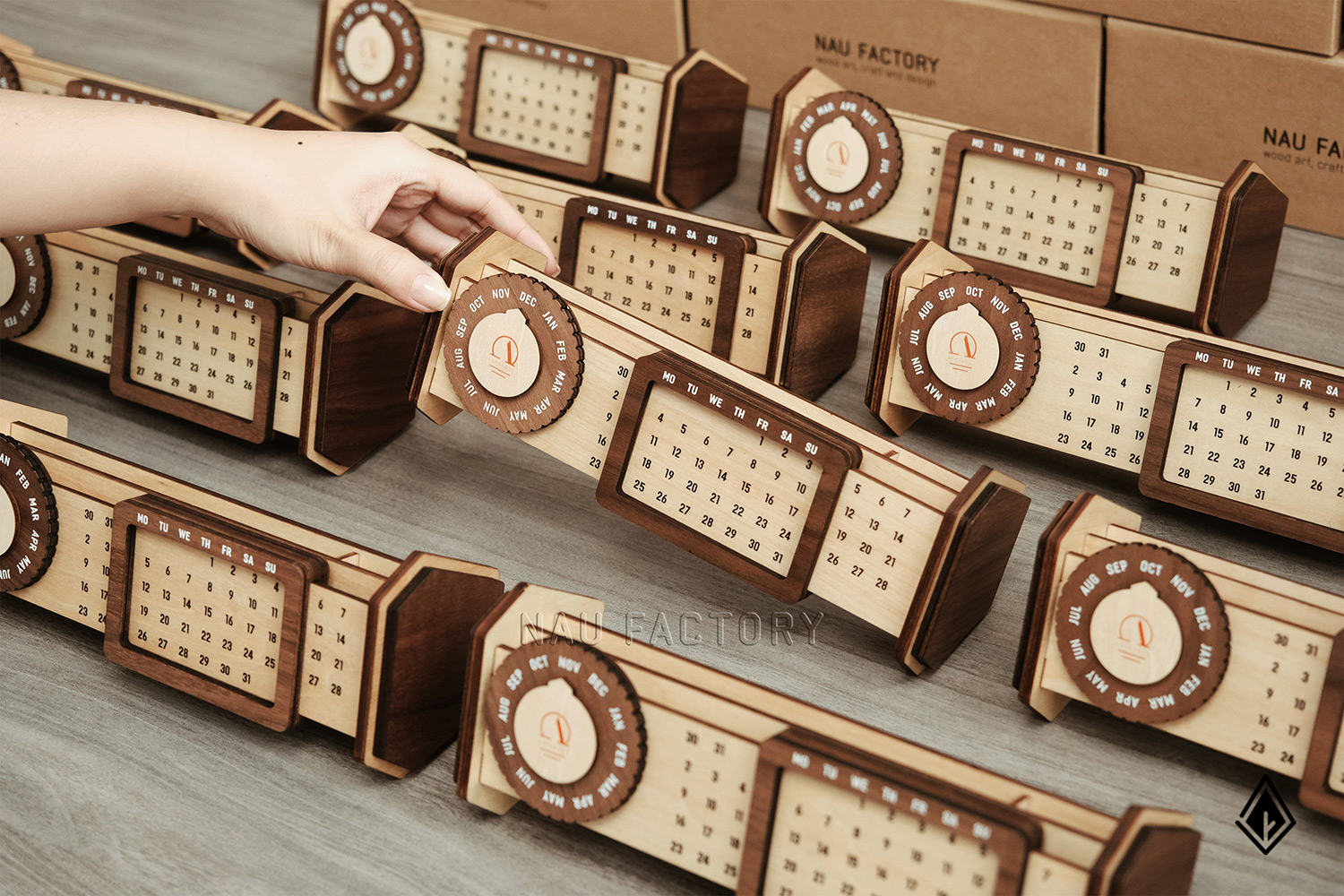 lịch gỗ vạn niên