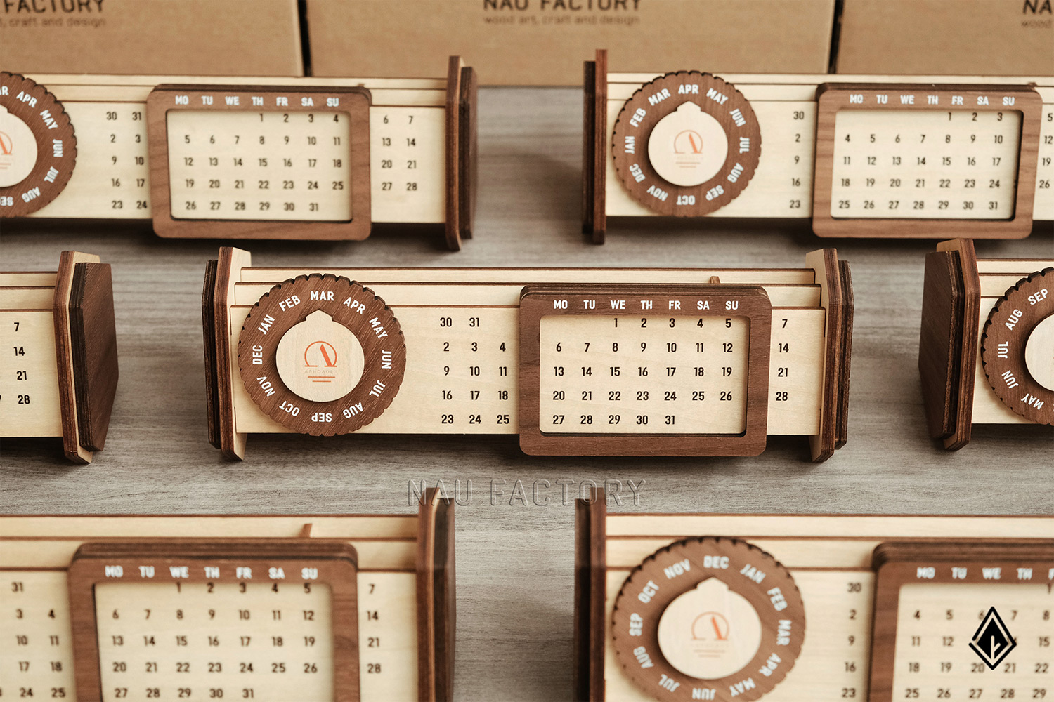 lịch gỗ vạn niên