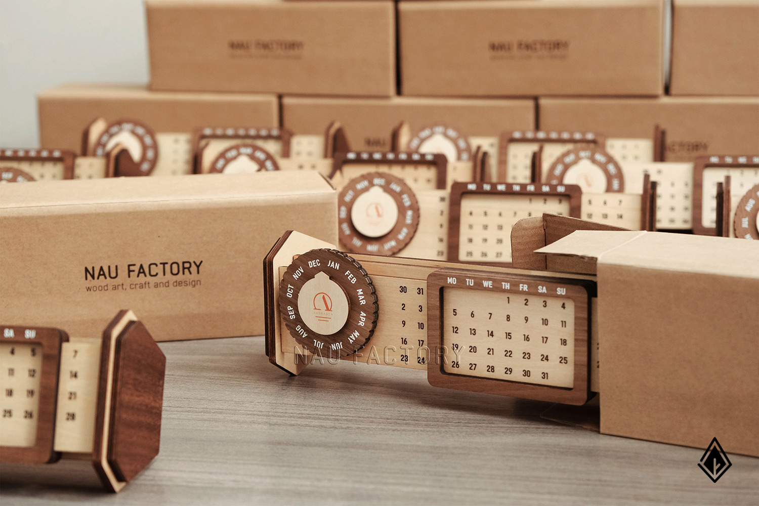 lịch gỗ vạn niên