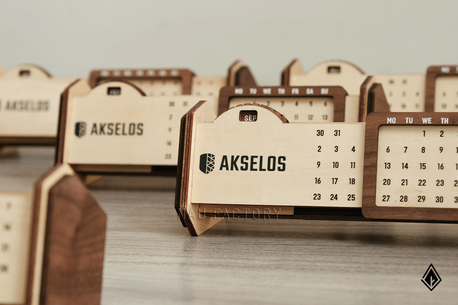 lịch gỗ vạn niên