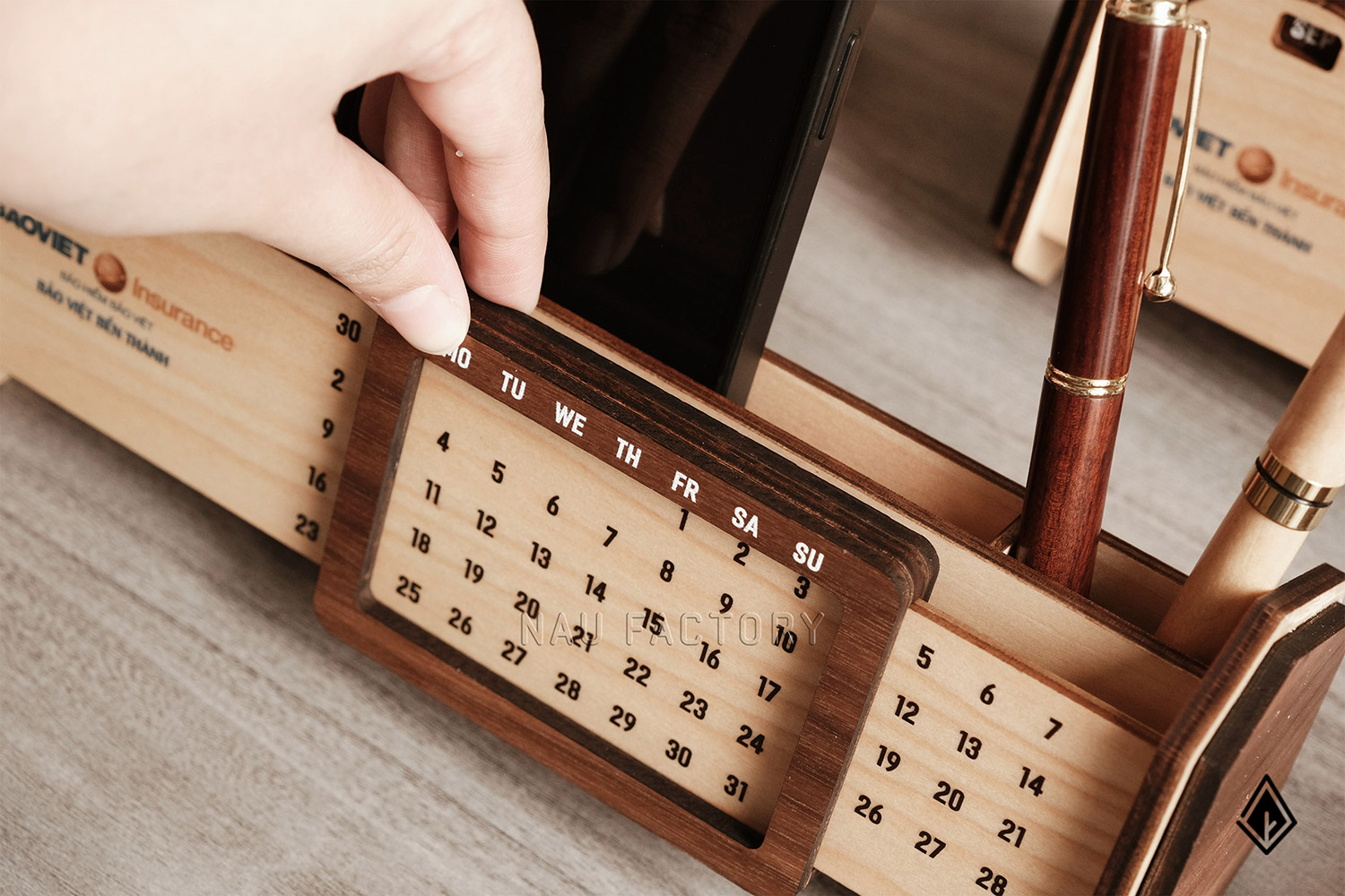 lịch gỗ vạn niên