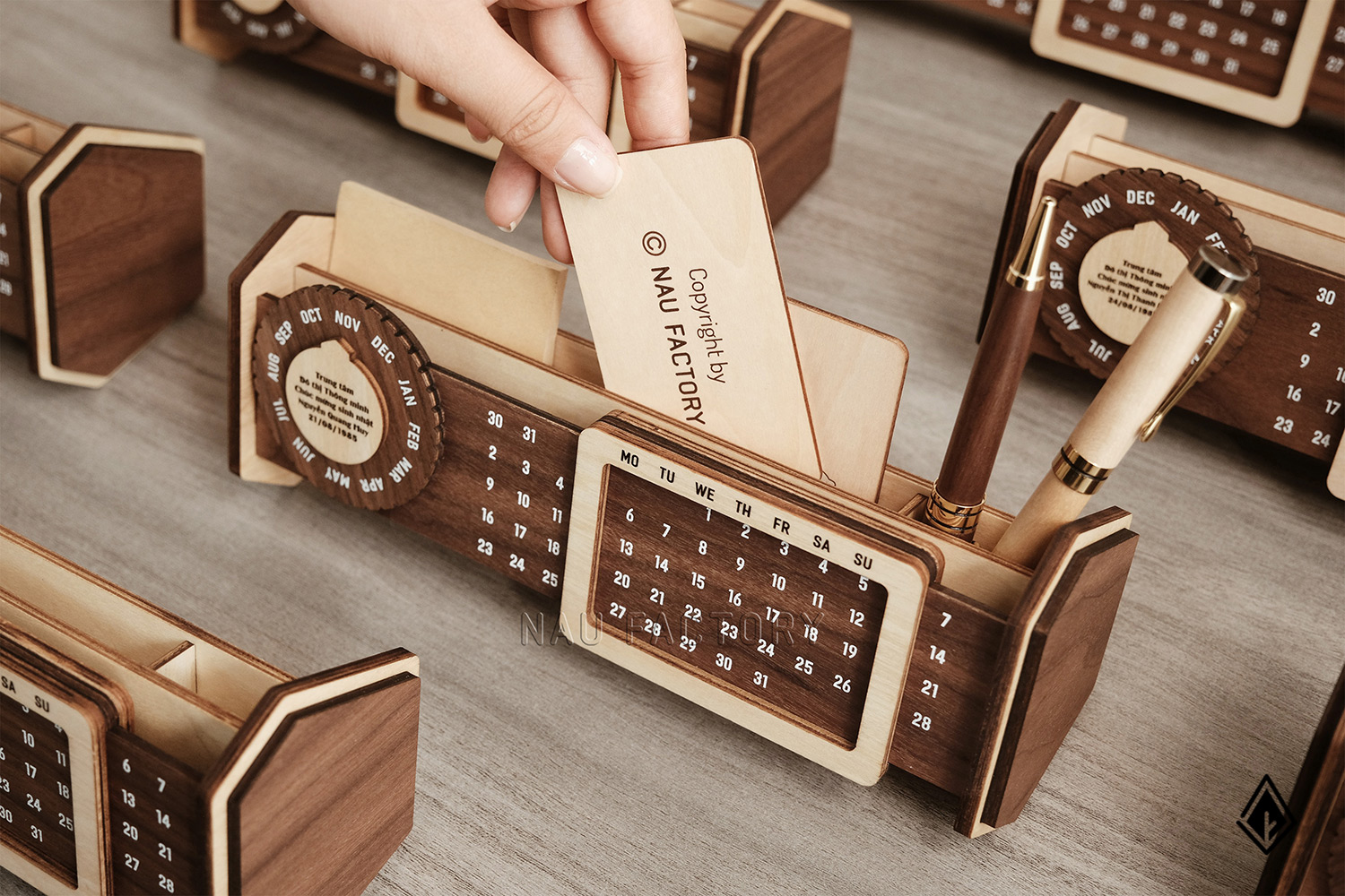 lịch gỗ vạn niên