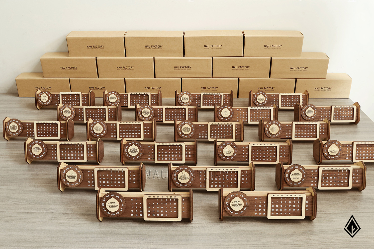 lịch gỗ vạn niên