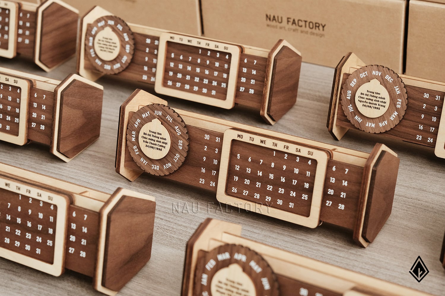 lịch gỗ vạn niên