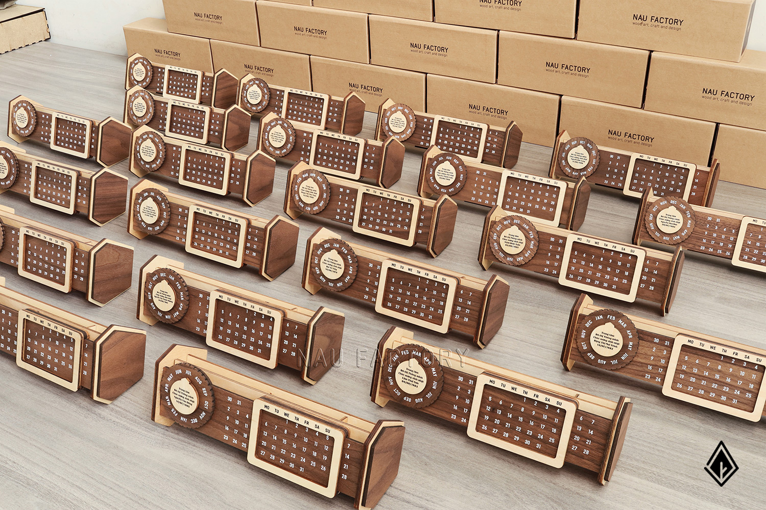 lịch gỗ vạn niên