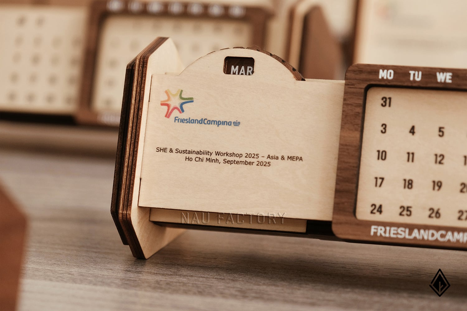 lịch gỗ vạn niên