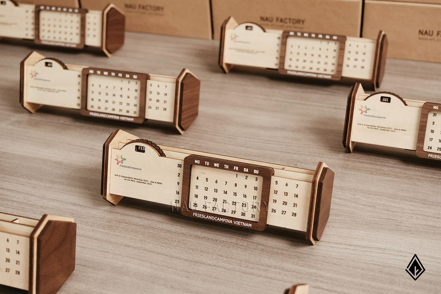 lịch gỗ vạn niên