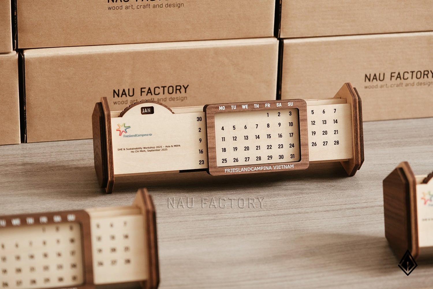 lịch gỗ vạn niên