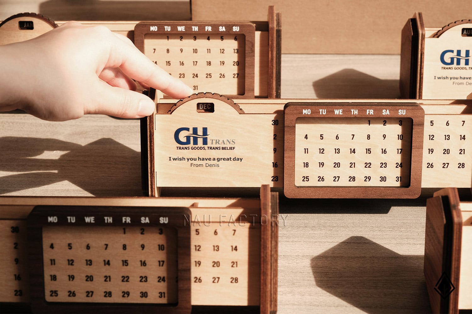 lịch gỗ vạn niên