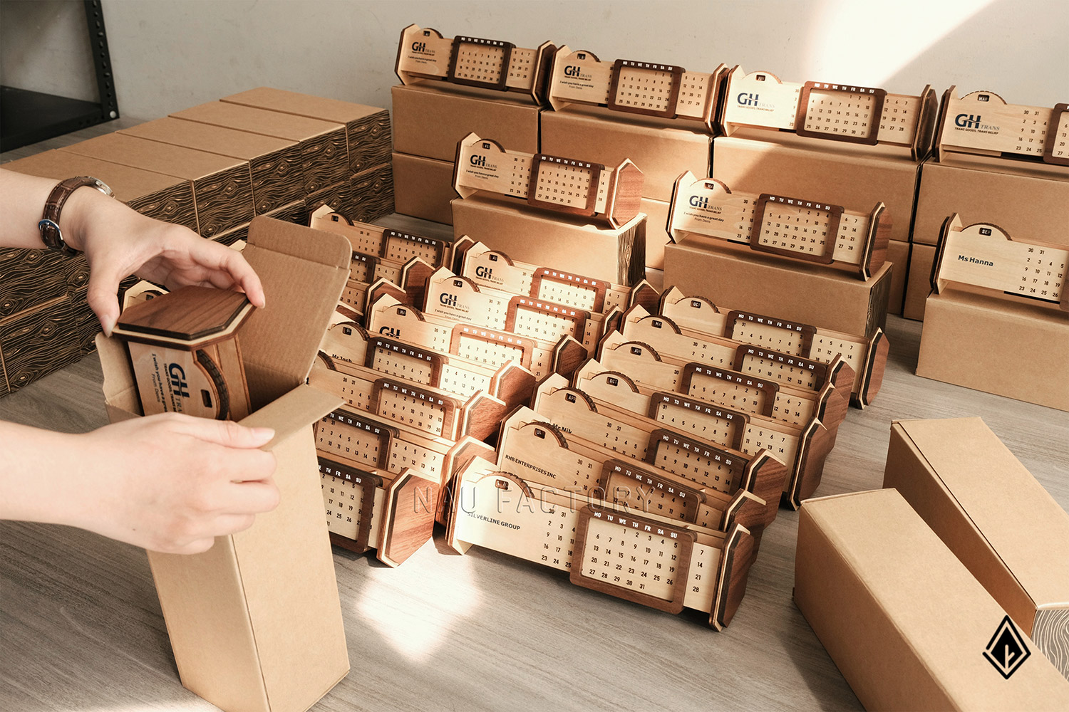 lịch gỗ vạn niên