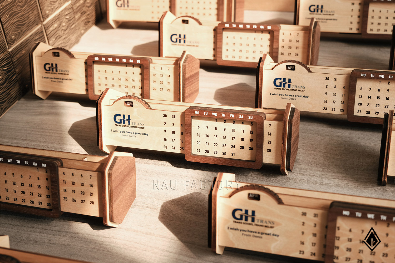 lịch gỗ vạn niên