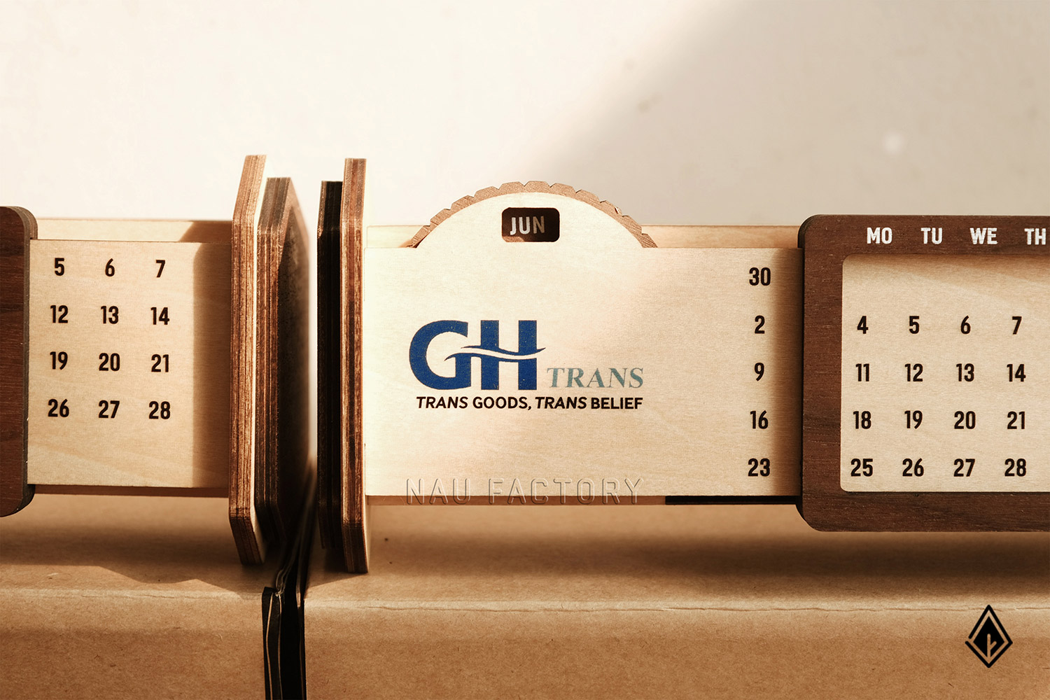 lịch gỗ vạn niên