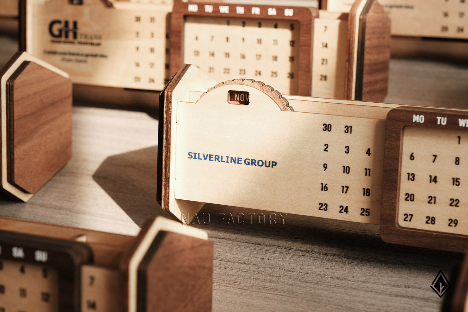 lịch gỗ vạn niên