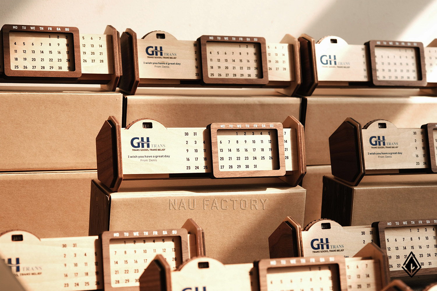 lịch gỗ vạn niên