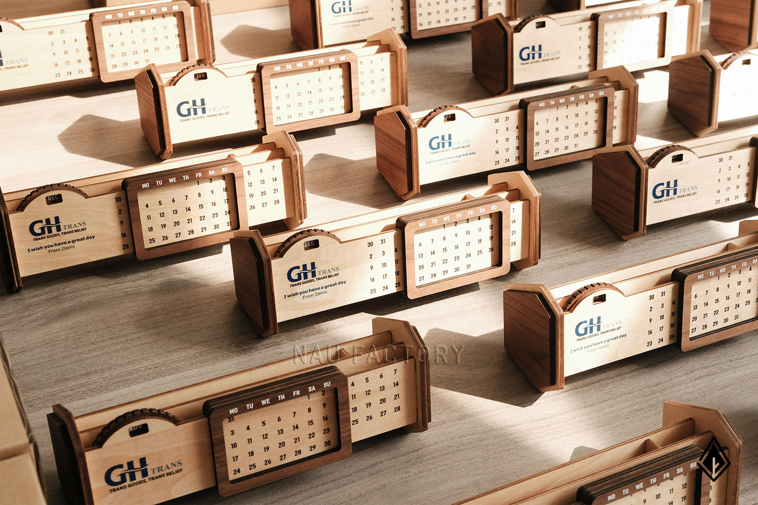 lịch gỗ vạn niên