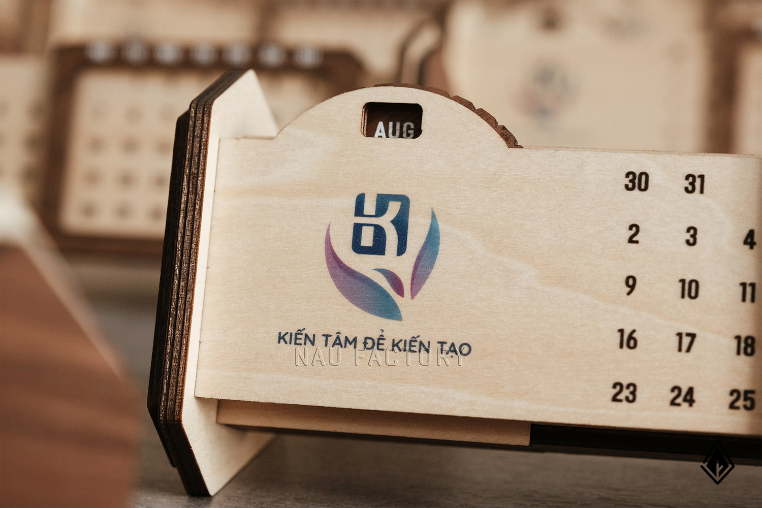 lịch gỗ vạn niên