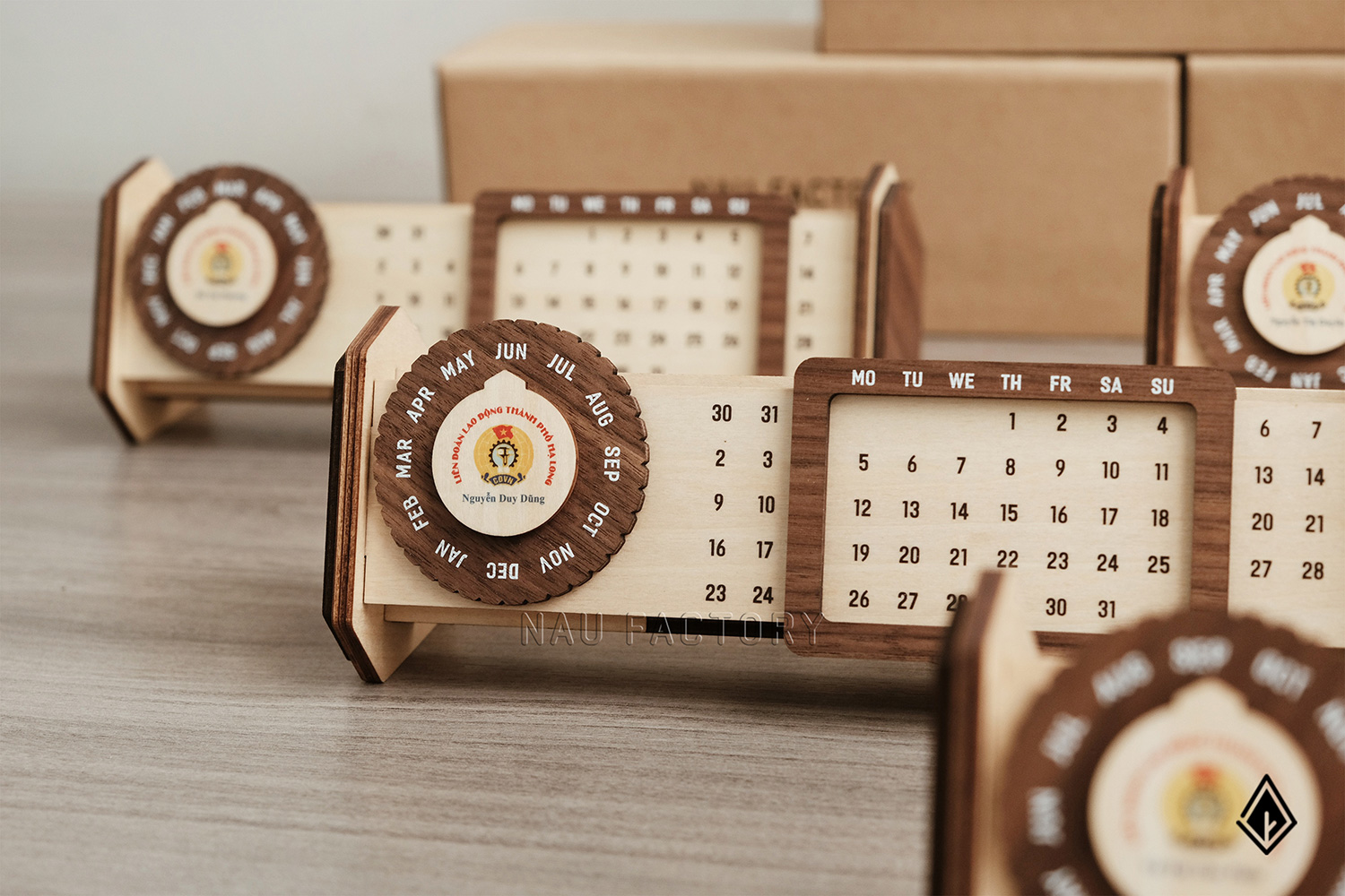 lịch gỗ vạn niên
