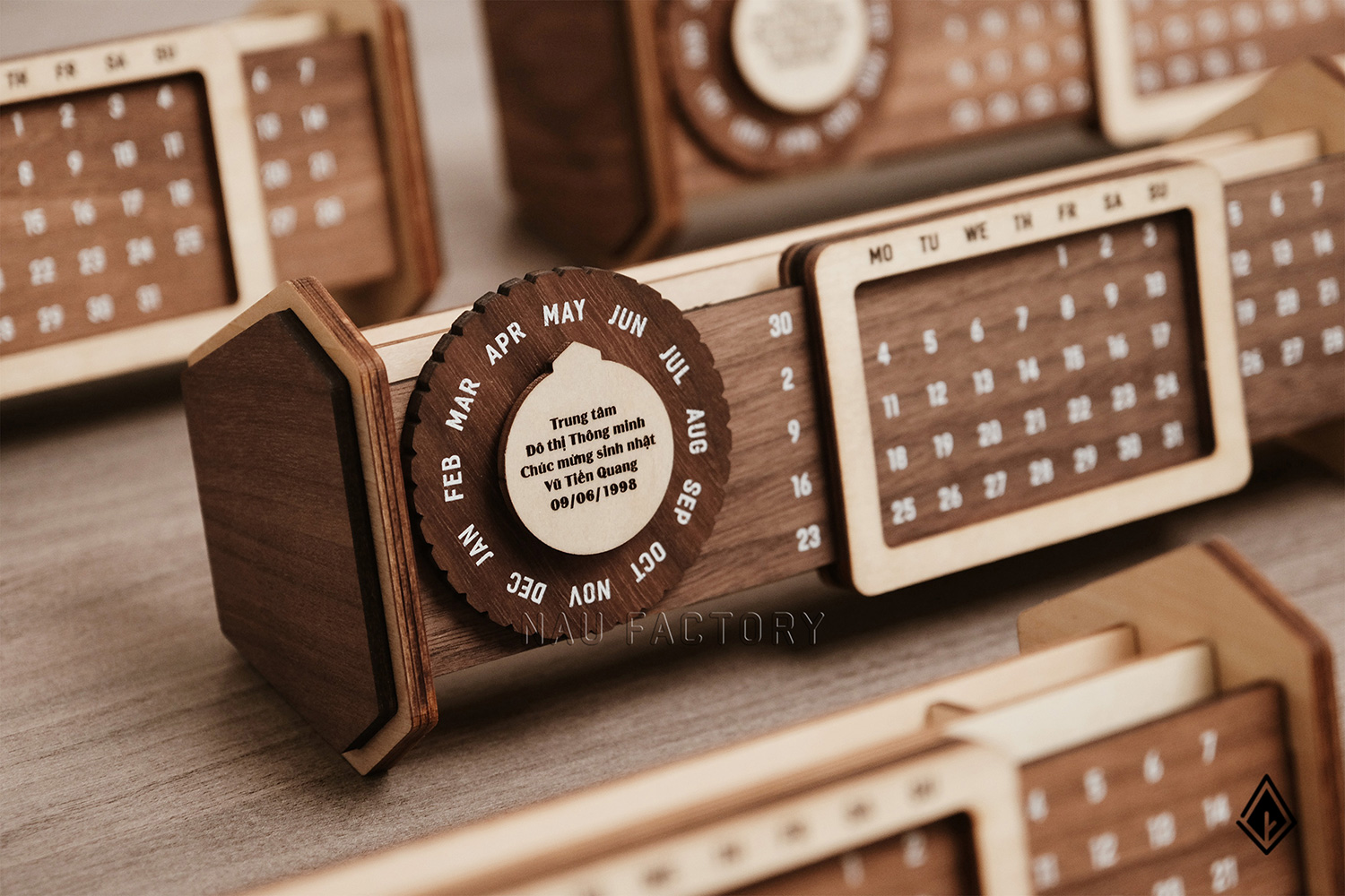 lịch gỗ vạn niên